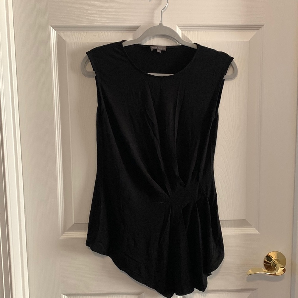 Vince Camuto Black sleeveless shirt with waist detail size Small